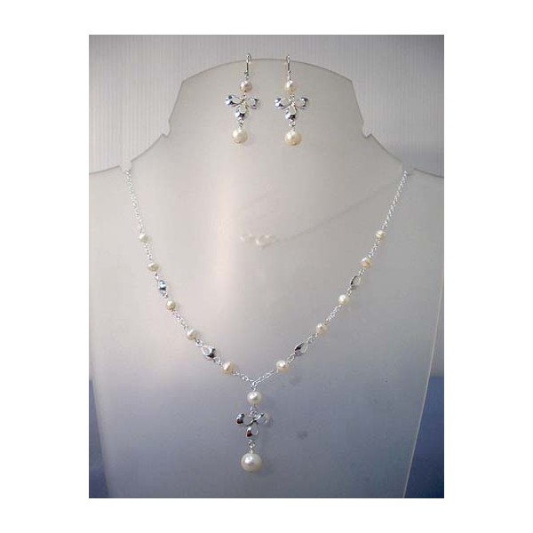 JN-JE0238 Fresh Water Pearl Necklace and Earring Set JN-JE0238 Fresh Water Pearl Necklace and Earring Set